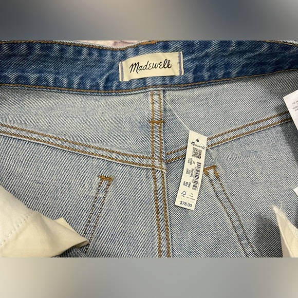 Madewell *NWT Relaxed Denim Shorts in Renfield Wash: Destructed
Edition Size 29 - Picture 9 of 11